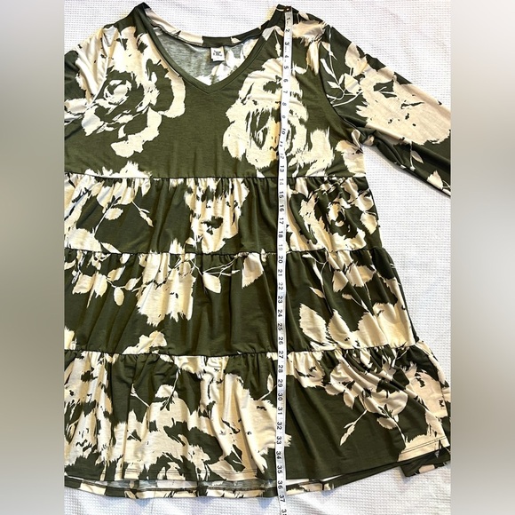 Sew in Love Floral Green and Cream Women's Tiered Dress Size 3X - Picture 9 of 12
